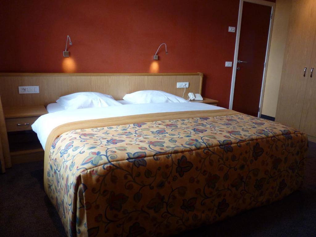 Les Tilleuls Hotel Jupille Екстер'єр фото