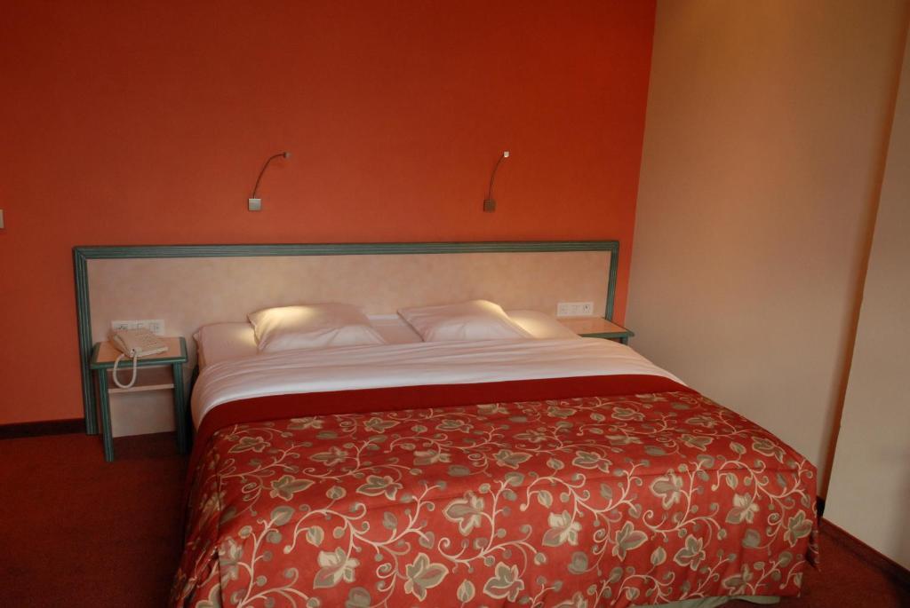 Les Tilleuls Hotel Jupille Екстер'єр фото