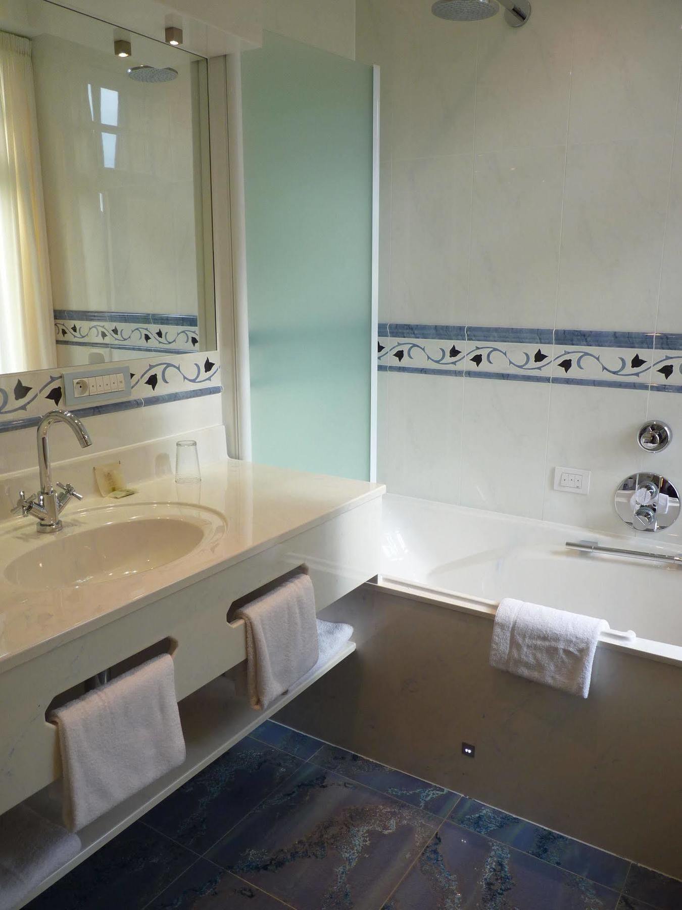 Les Tilleuls Hotel Jupille Екстер'єр фото